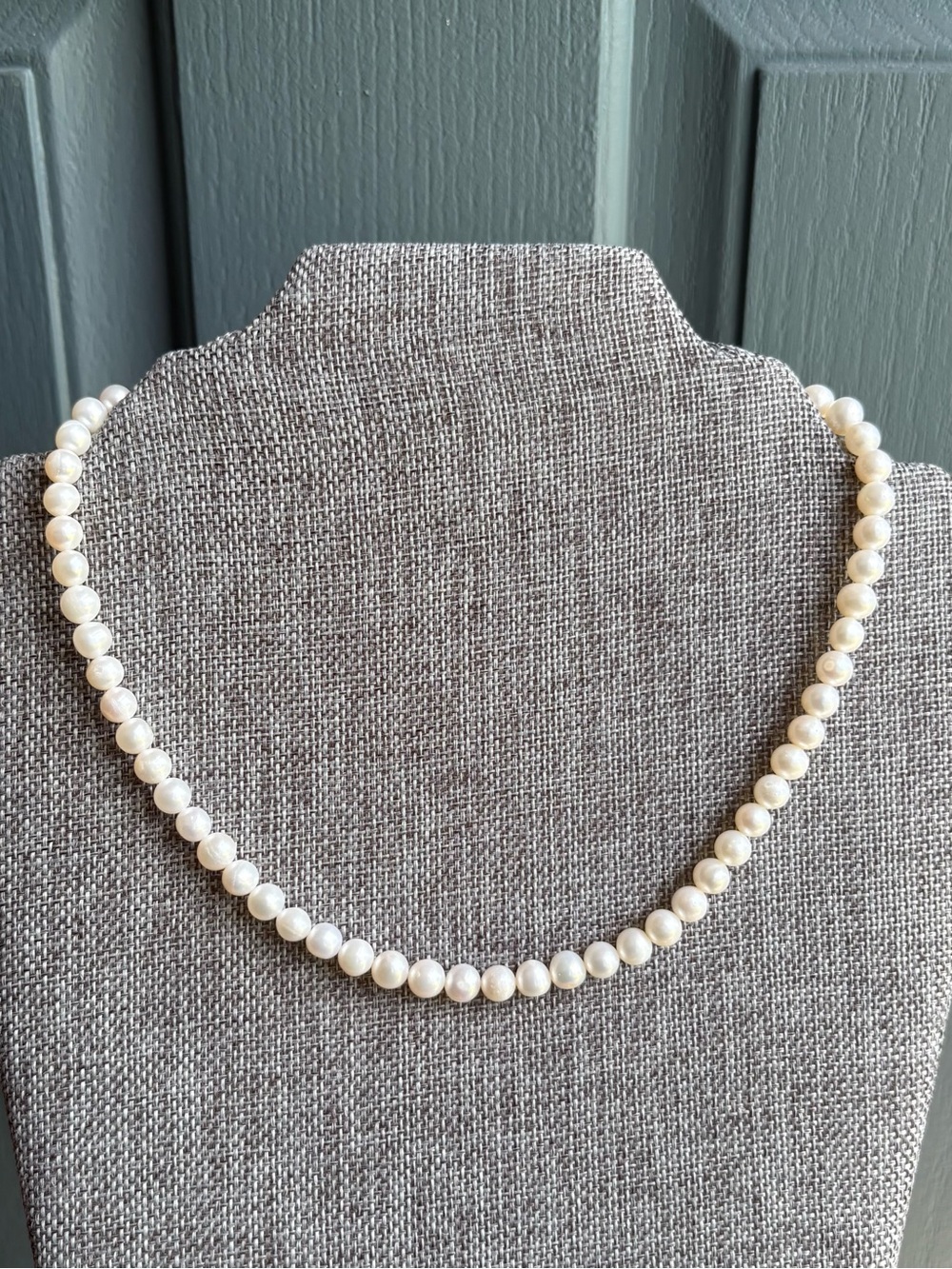 HQ Off-Round Freshwater Pearl 17 Inch Gemstone Necklace